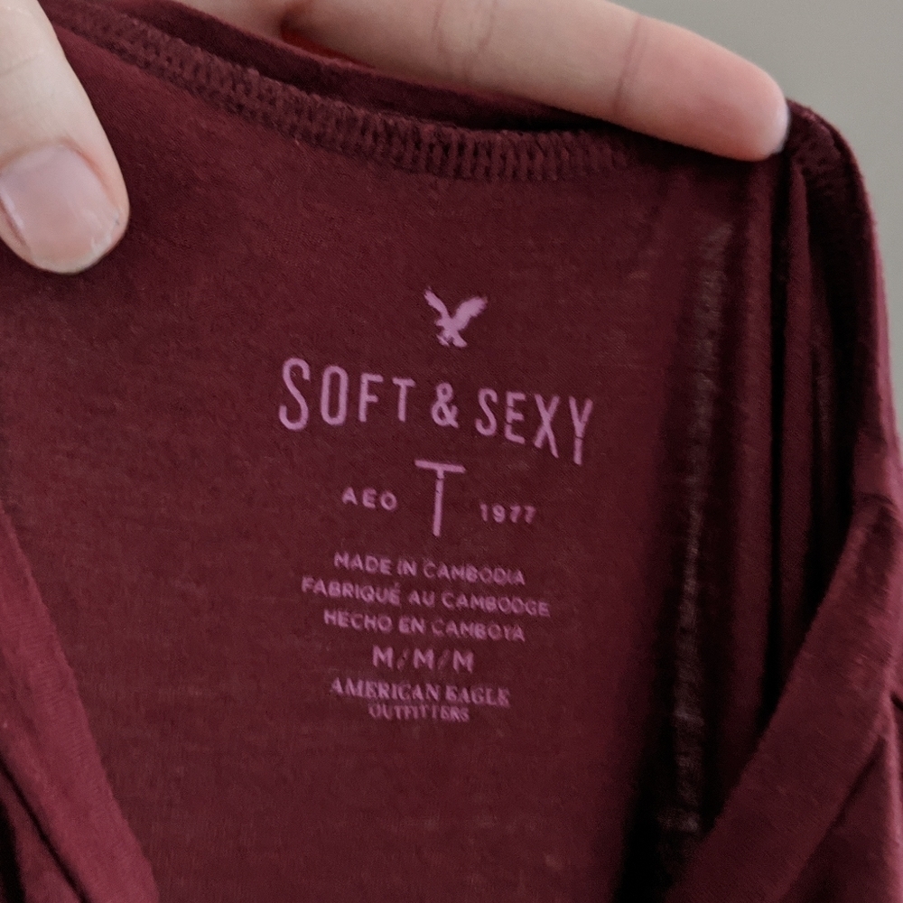 American Eagle Bring Me Snacks Soft and Sexy T - Picture 4 of 8